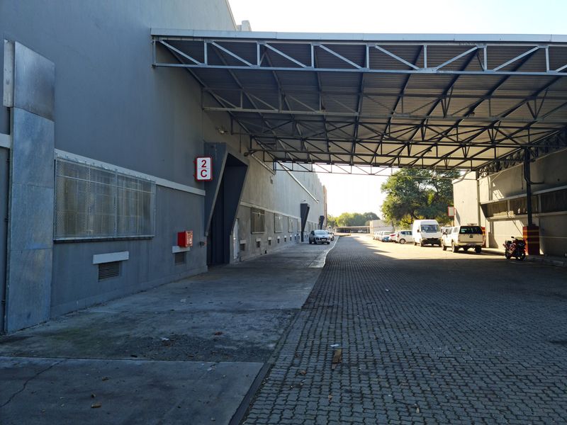 5134m2  Warehouse to let in Blackheath Industria. - Photo 9