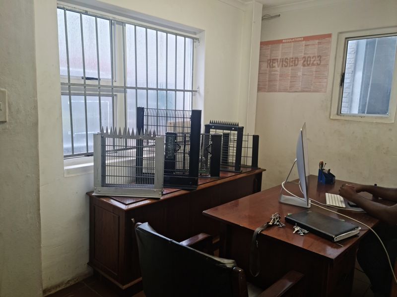 235m2 Industrial Warehouse TO LET in Saxenburg Park 1, Blackheath. - Photo 7