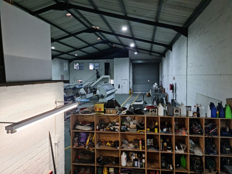 556m2 Warehouse TO LET in Saxenburg Park. - Photo 7