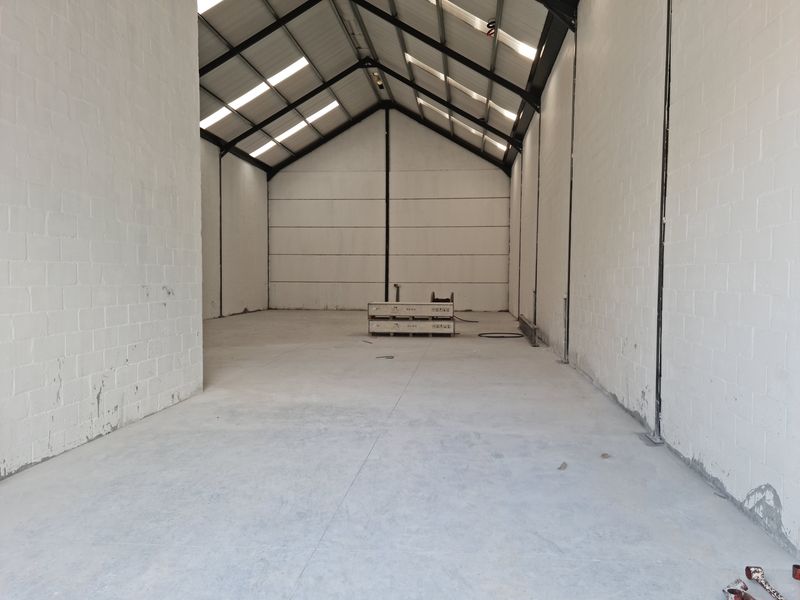 Brand New 636m2 Industrial Warehouse To Let in Firgrove , Somerset West. - Photo 10