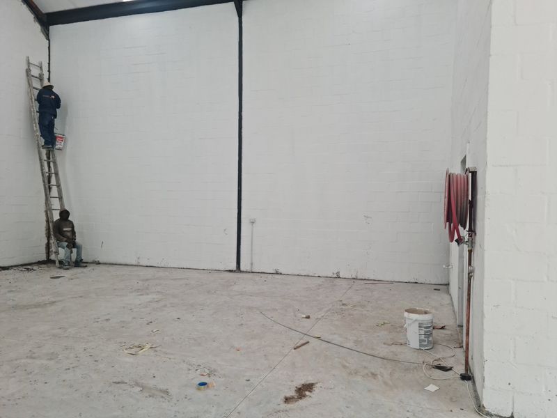 Brand New Modern 196m2 Industrial Warehouse To Let in Firgrove , Somerset West. - Photo 8