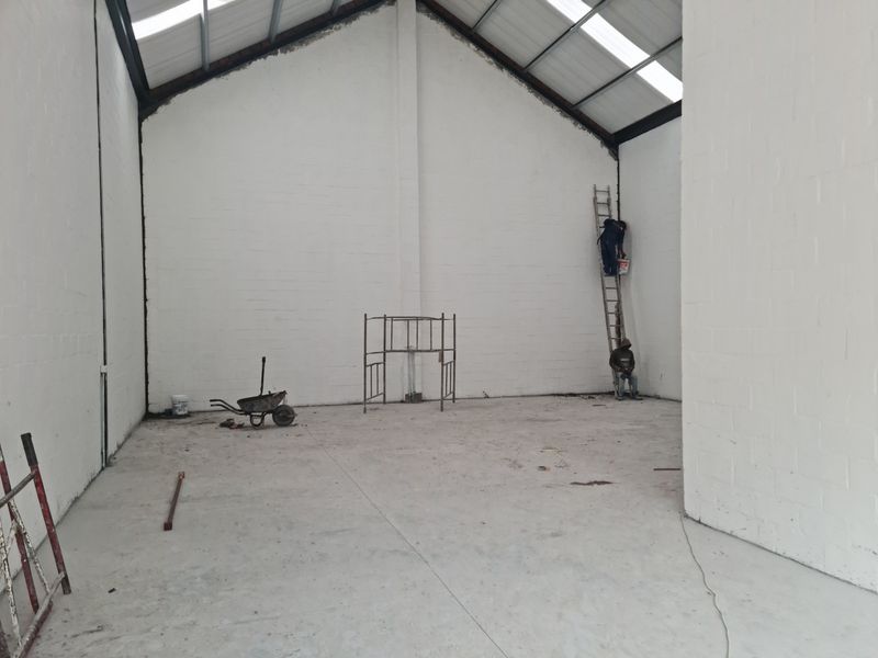 Brand New Modern 196m2 Industrial Warehouse To Let in Firgrove , Somerset West. - Photo 7
