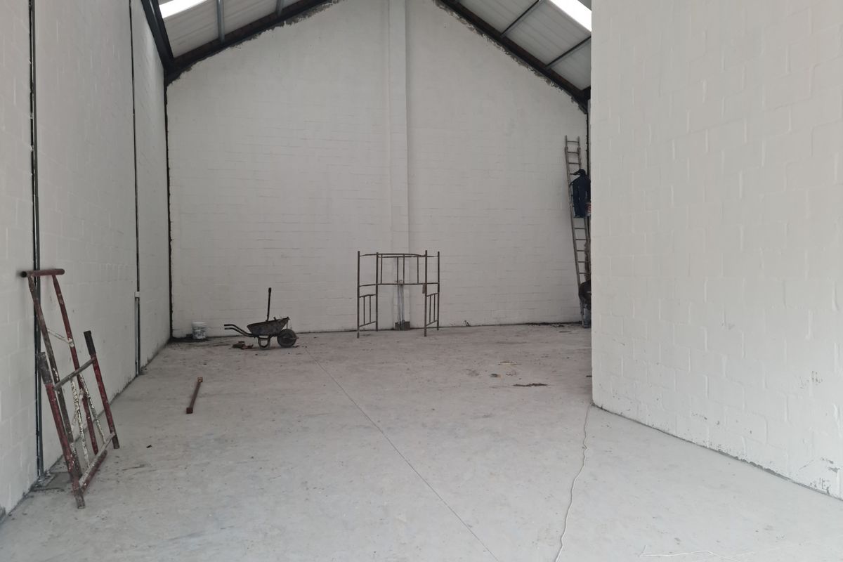 Brand New Modern 196m2 Industrial Warehouse To Let in Firgrove , Somerset West. - Photo 3
