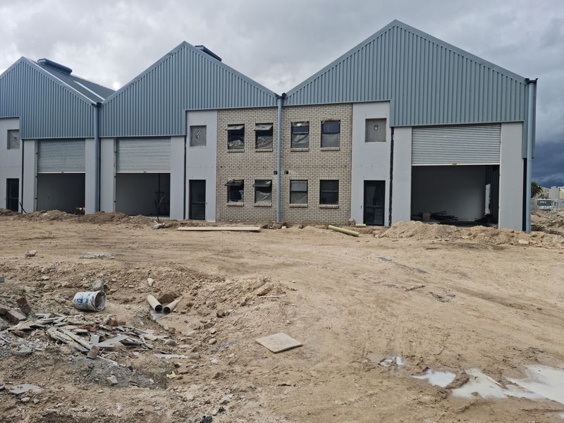 Brand New Modern 196m2 Industrial Warehouse To Let in Firgrove , Somerset West. - Photo 2