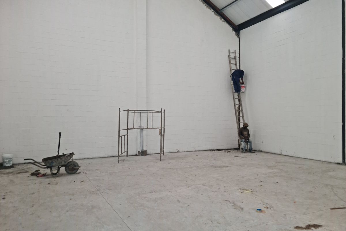 Brand New Modern 196m2 Industrial Warehouse To Let in Firgrove , Somerset West. - Photo 4