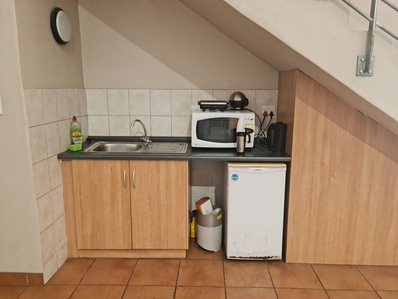 601m2 Warehouse TO LET in Saxenburg Park 1 , Blackheath. - Photo 6