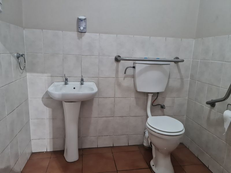 601m2 Warehouse TO LET in Saxenburg Park 1 , Blackheath. - Photo 7