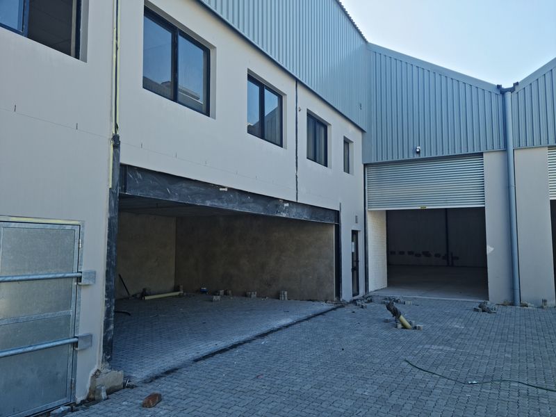 Brand New Modern 375m2 Industrial Warehouse To Let in Firgrove , Somerset West. - Photo 3