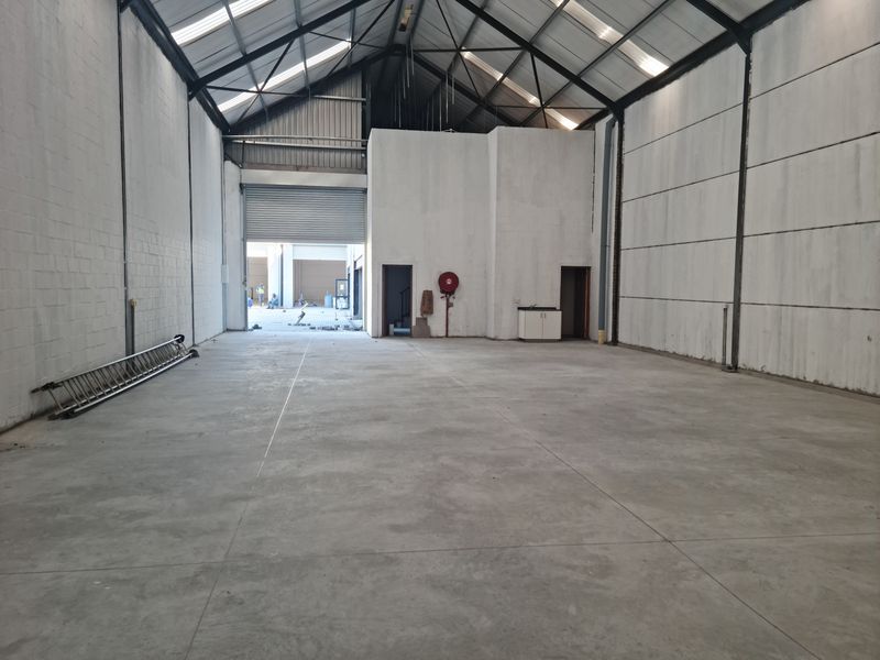 Brand New Modern 375m2 Industrial Warehouse To Let in Firgrove , Somerset West. - Photo 7