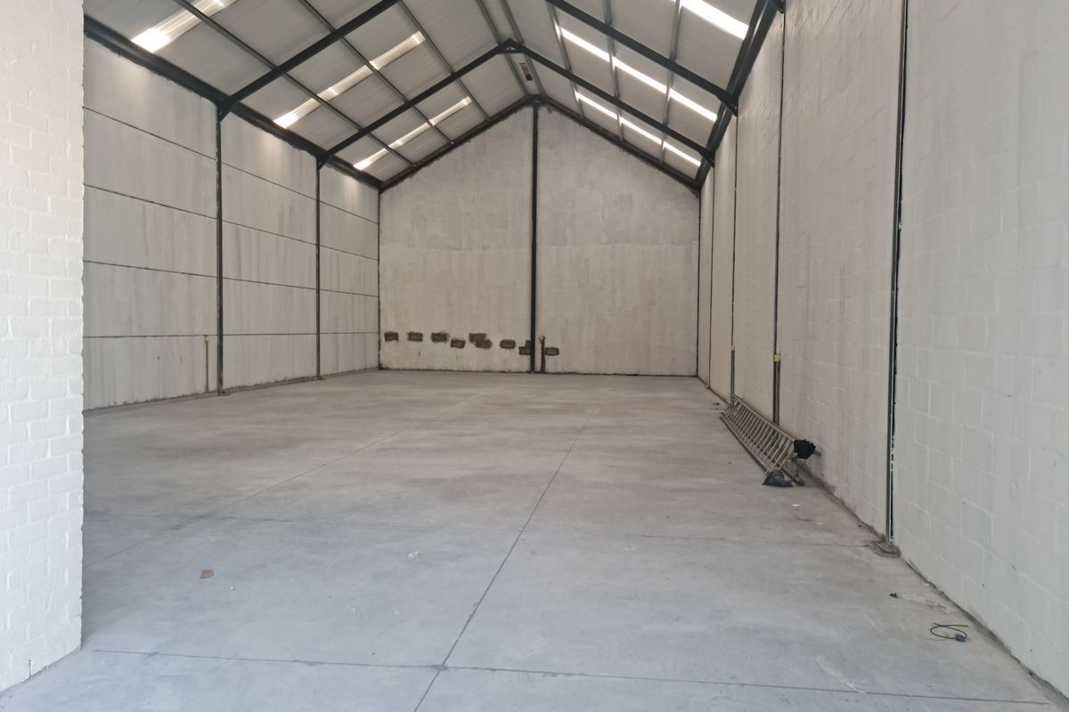 Brand New Modern 375m2 Industrial Warehouse To Let in Firgrove , Somerset West. - Photo 4