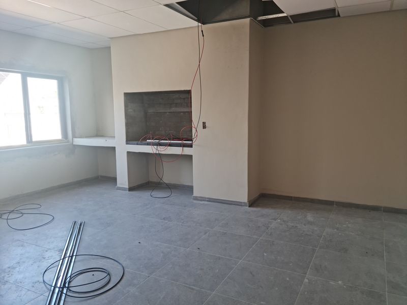 Brand New Modern 375m2 Industrial Warehouse To Let in Firgrove , Somerset West. - Photo 2