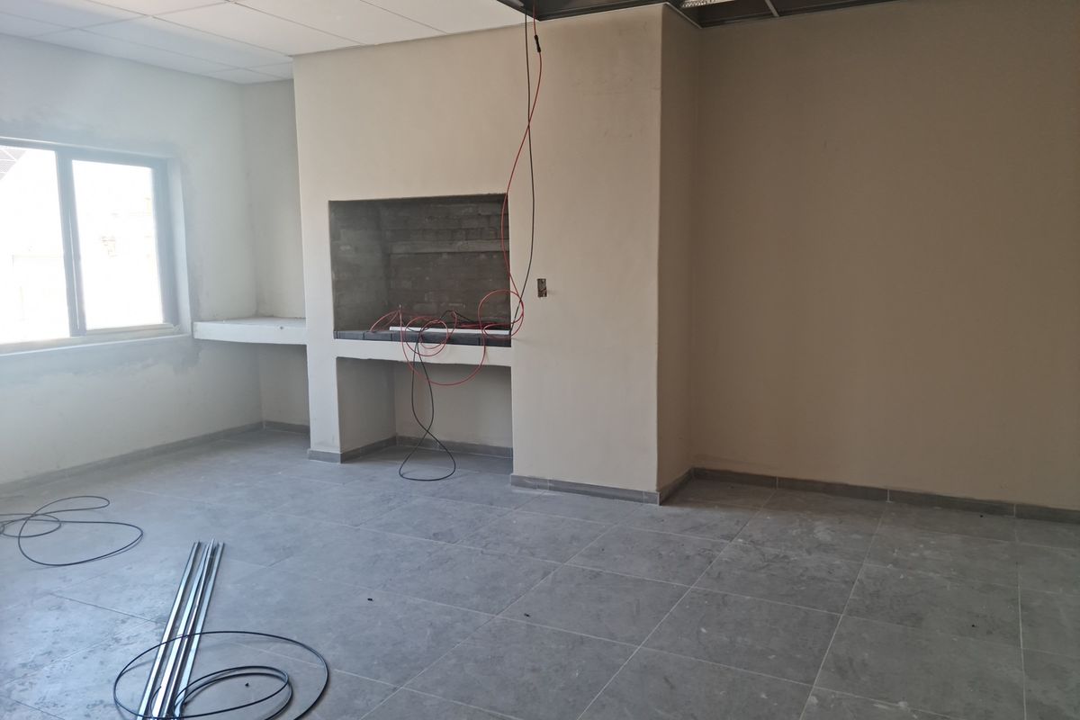 Brand New Modern 375m2 Industrial Warehouse To Let in Firgrove , Somerset West. - Photo 2