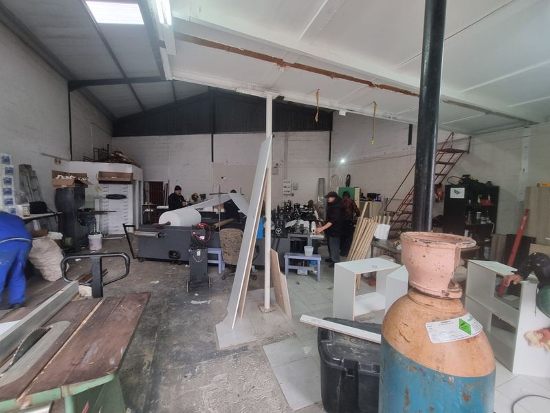 118m2 Industrial Factory Warehouse To Let in Brackenfell Industrial @ R 10 000.00  excluding VAT - Photo 2