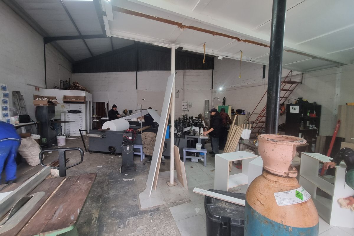 118m2 Industrial Factory Warehouse To Let in Brackenfell Industrial @ R 10 000.00  excluding VAT - Photo 2