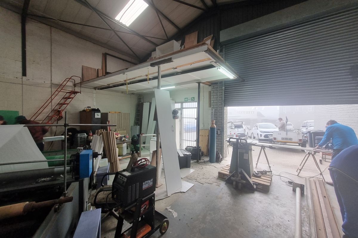 118m2 Industrial Factory Warehouse To Let in Brackenfell Industrial @ R 10 000.00  excluding VAT - Photo 4