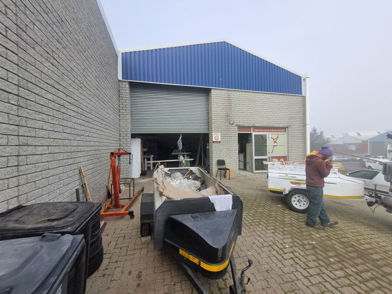 118m2 Industrial Factory Warehouse To Let in Brackenfell Industrial @ R 10 000.00  excluding VAT - Photo 3