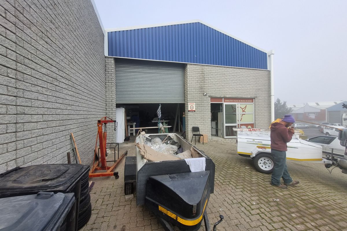 118m2 Industrial Factory Warehouse To Let in Brackenfell Industrial @ R 10 000.00  excluding VAT - Photo 3