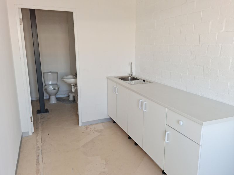 425m2 Warehouse To Let in Firgrove , Somerset West. - Photo 10