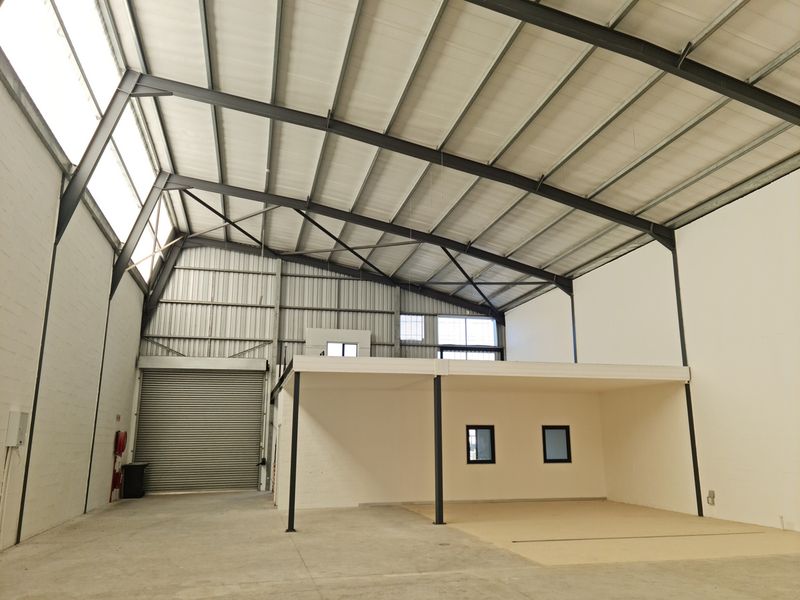 425m2 Warehouse To Let in Firgrove , Somerset West. - Photo 3
