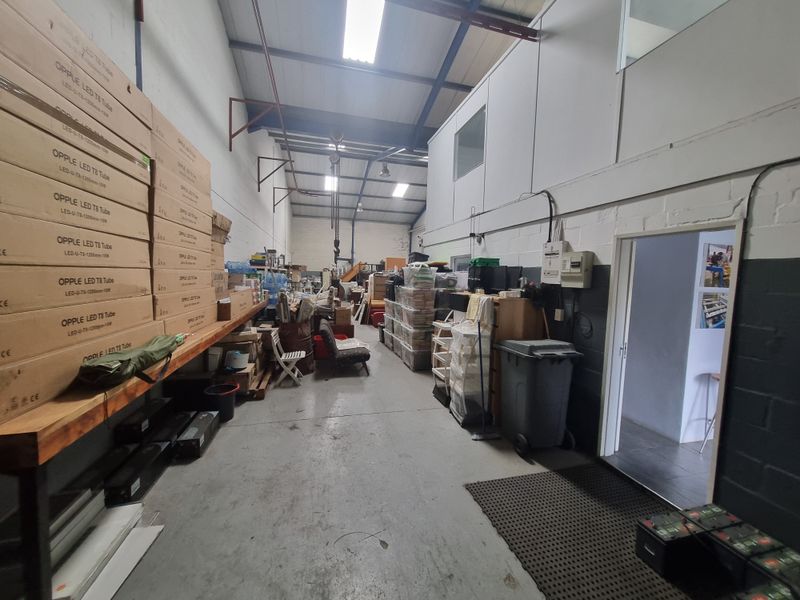 250m2 Industrial Factory Warehouse To Let in Brackenfell Industrial @ R 16 250.00  excluding VAT - Photo 4