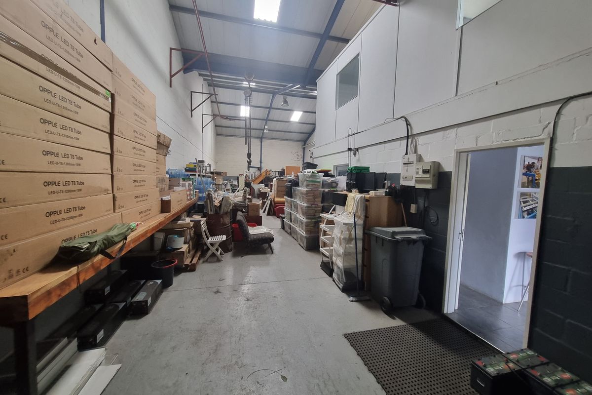 250m2 Industrial Factory Warehouse To Let in Brackenfell Industrial @ R 16 250.00  excluding VAT - Photo 4