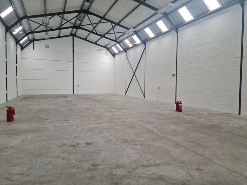 Modern 470m2 Industrial Warehouse To Let in Firgrove , Somerset West. - Photo 10