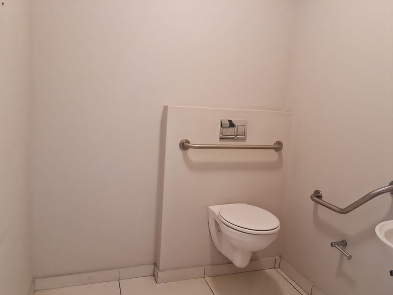 Modern 470m2 Industrial Warehouse To Let in Firgrove , Somerset West. - Photo 7