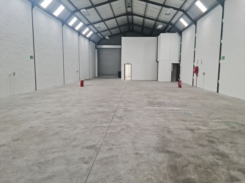 Modern 470m2 Industrial Warehouse To Let in Firgrove , Somerset West. - Photo 4