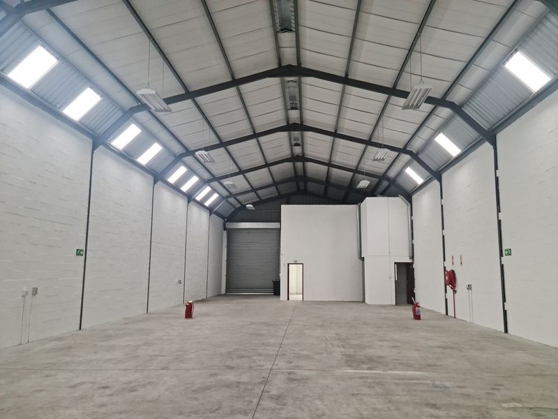 Modern 470m2 Industrial Warehouse To Let in Firgrove , Somerset West. - Photo 2