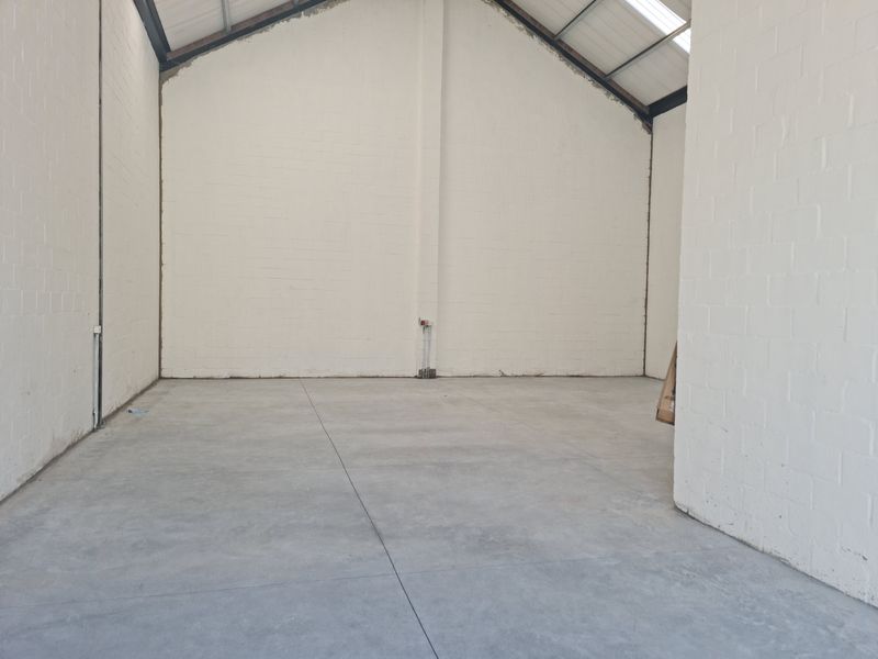 Modern 198m2 Industrial Warehouse To Let in Firgrove , Somerset West. - Photo 10