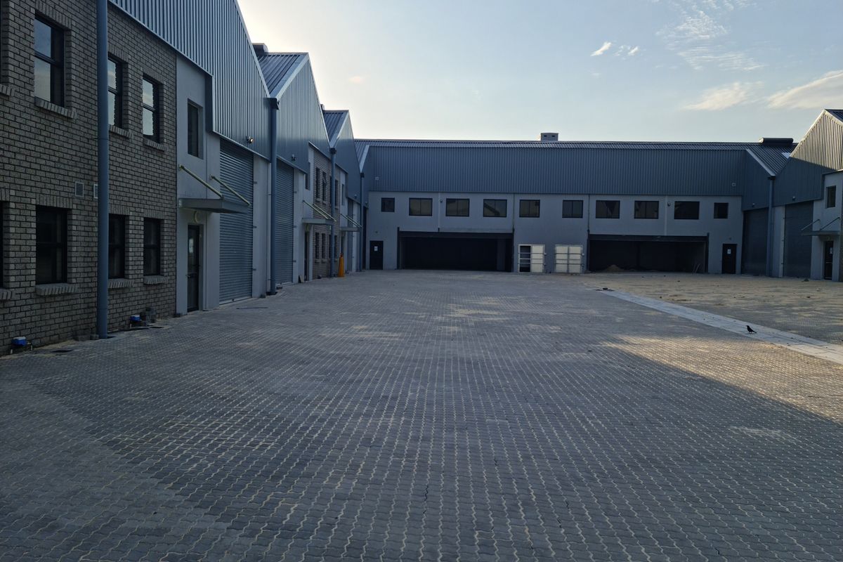 Modern 198m2 Industrial Warehouse To Let in Firgrove , Somerset West. - Photo 5