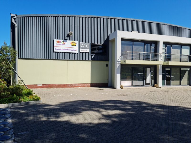 346m2 Warehouse TO LET in the Grove , Interchange ,Somerset West. - Photo 2