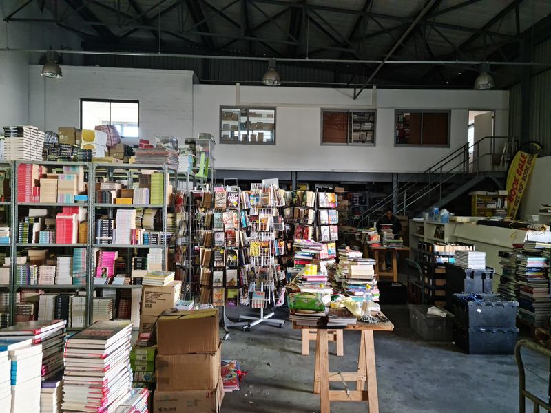 346m2 Warehouse TO LET in the Grove , Interchange ,Somerset West. - Photo 8