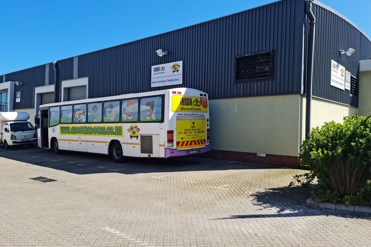 346m2 Warehouse TO LET in the Grove , Interchange ,Somerset West. - Photo 3