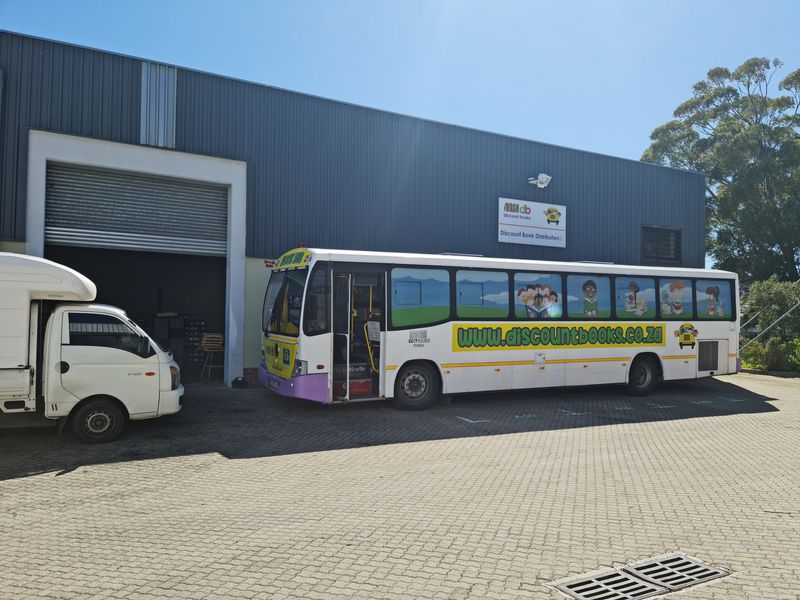 346m2 Warehouse TO LET in the Grove , Interchange ,Somerset West. - Photo 4