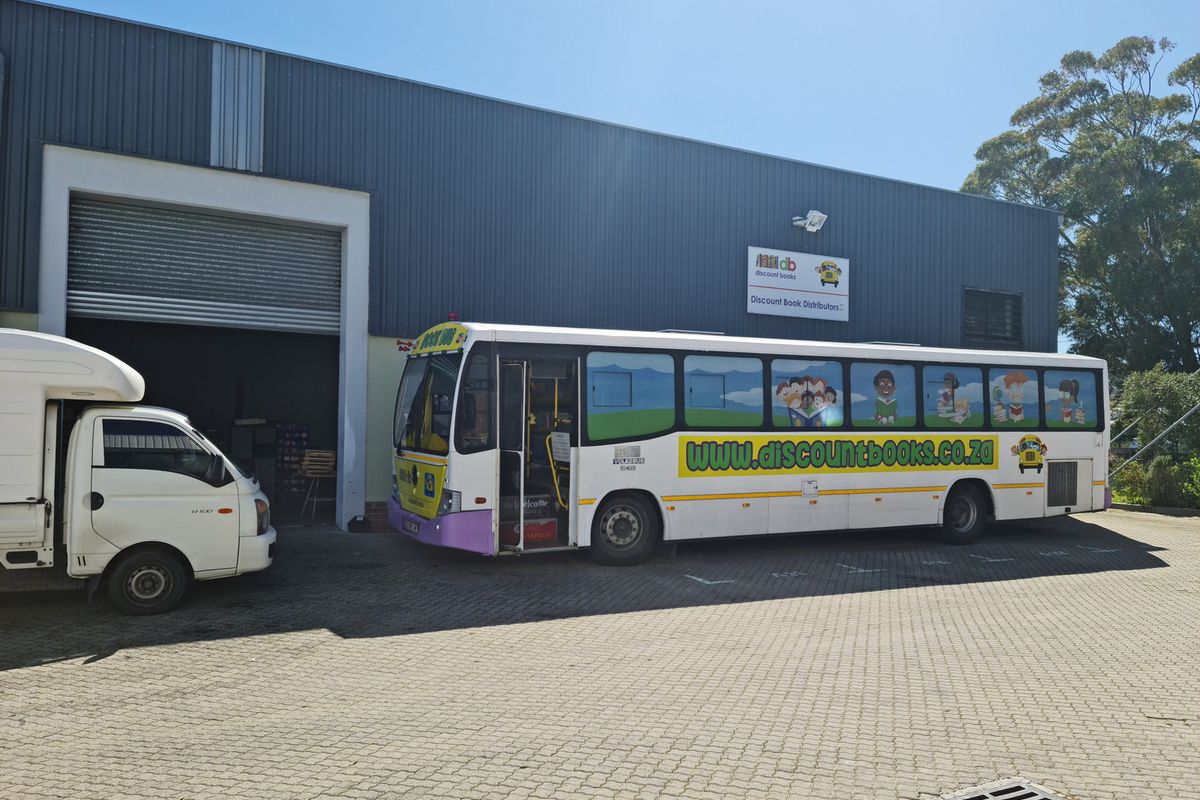 346m2 Warehouse TO LET in the Grove , Interchange ,Somerset West. - Photo 4