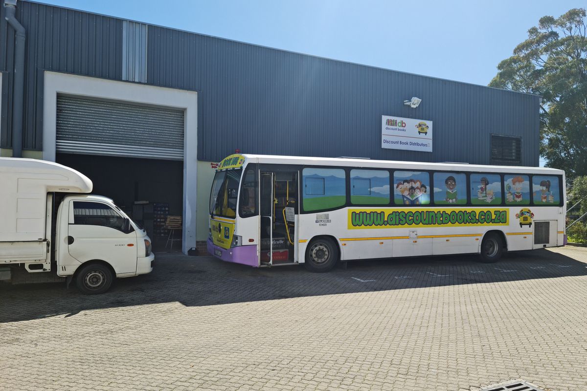 346m2 Warehouse TO LET in the Grove , Interchange ,Somerset West. - Photo 5