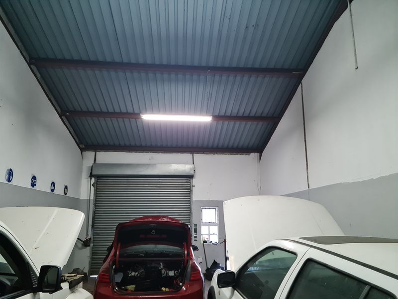 120m2 Storage / Industrial Unit  TO LET in Saxenburg Park, Blackheath. - Photo 10