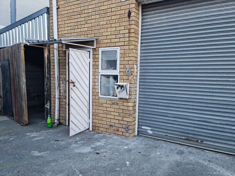 120m2 Storage / Industrial Unit  TO LET in Saxenburg Park, Blackheath. - Photo 3