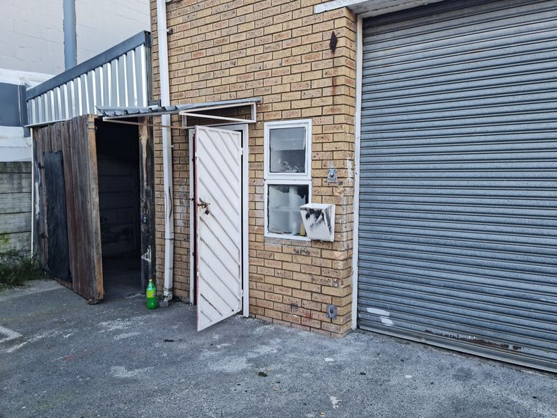 120m2 Storage / Industrial Unit  TO LET in Saxenburg Park, Blackheath. - Photo 6