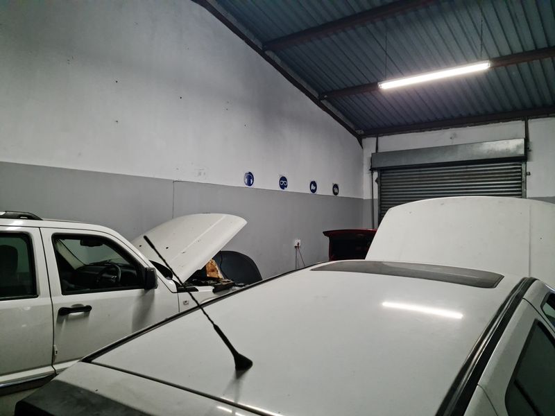 120m2 Storage / Industrial Unit  TO LET in Saxenburg Park, Blackheath. - Photo 5