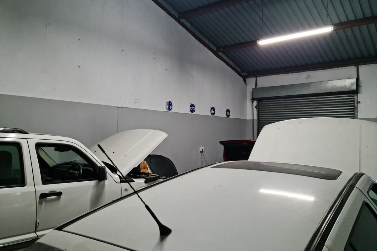120m2 Storage / Industrial Unit  TO LET in Saxenburg Park, Blackheath. - Photo 5