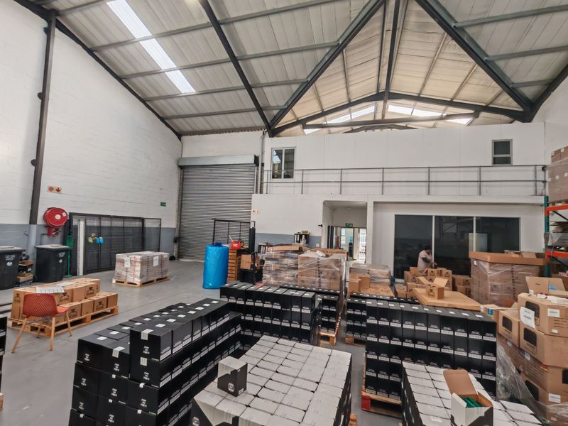 385m2 Warehouse TO LET | FOR RENT in Saxenburg Park 1. - Photo 5