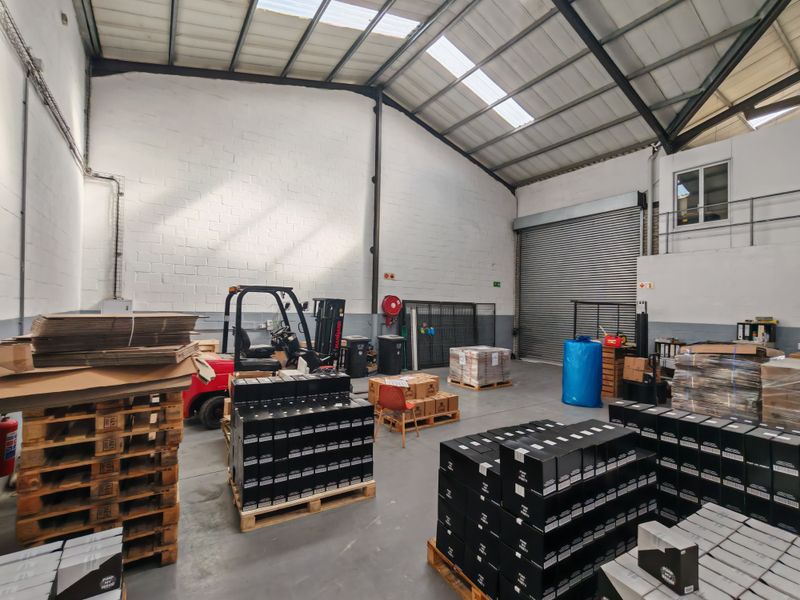 385m2 Warehouse TO LET | FOR RENT in Saxenburg Park 1. - Photo 7