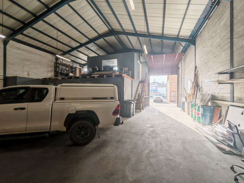 380m2m2  Warehouse TO LET in Gants, Strand. - Photo 7