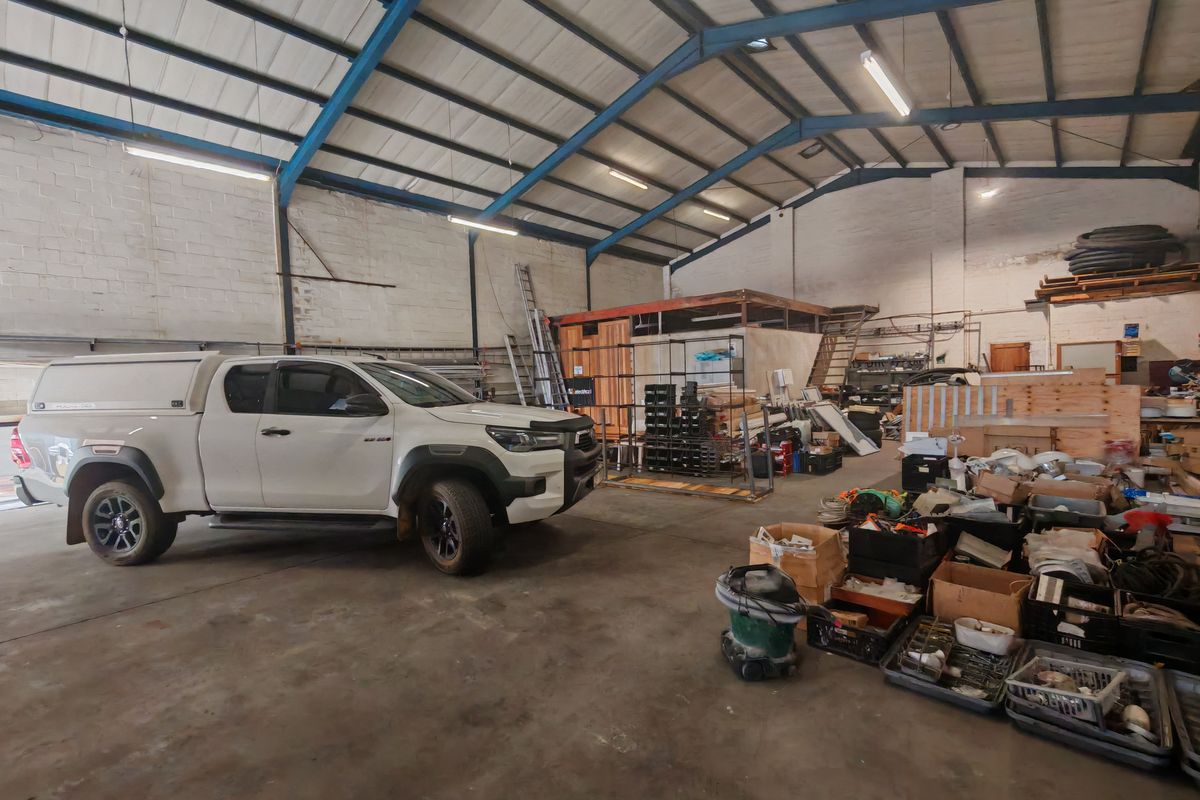 380m2m2  Warehouse TO LET in Gants, Strand. - Photo 2