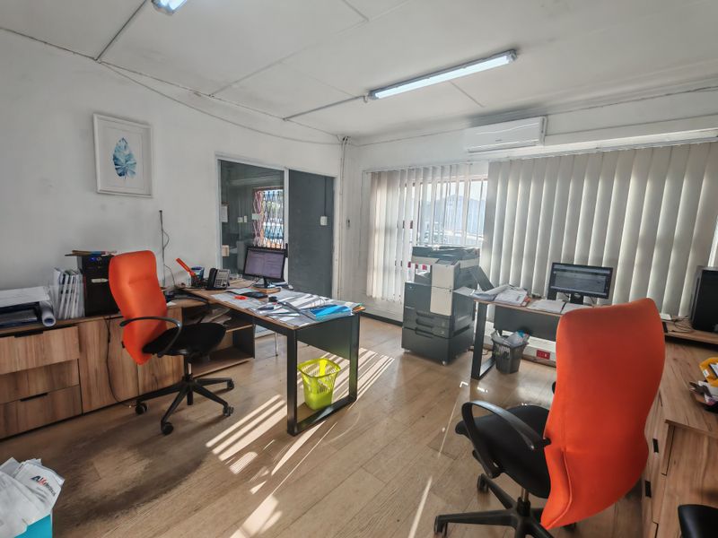 380m2m2  Warehouse TO LET in Gants, Strand. - Photo 9