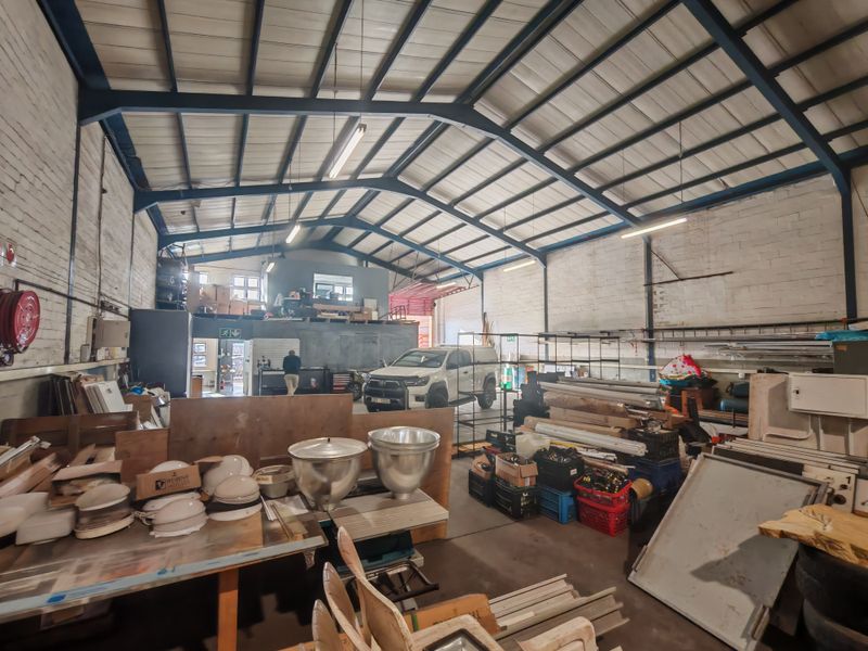 380m2m2  Warehouse TO LET in Gants, Strand. - Photo 3