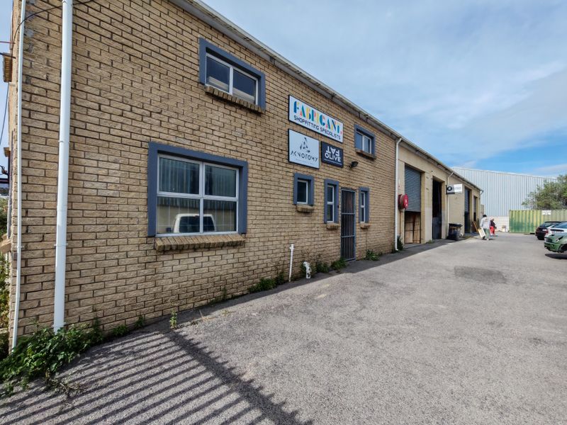 240m2 Warehouse TO LET in Broadlands Industrial. - Photo 5