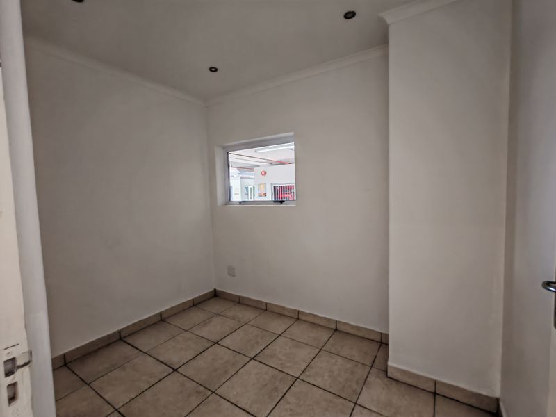 69m2 Office To Let in Asla Park, Strand @ R7000 excl vat per month. - Photo 8